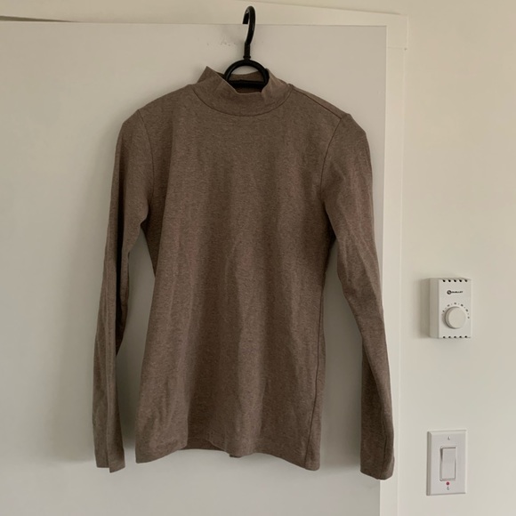 Muji Tops - Low turtle neck